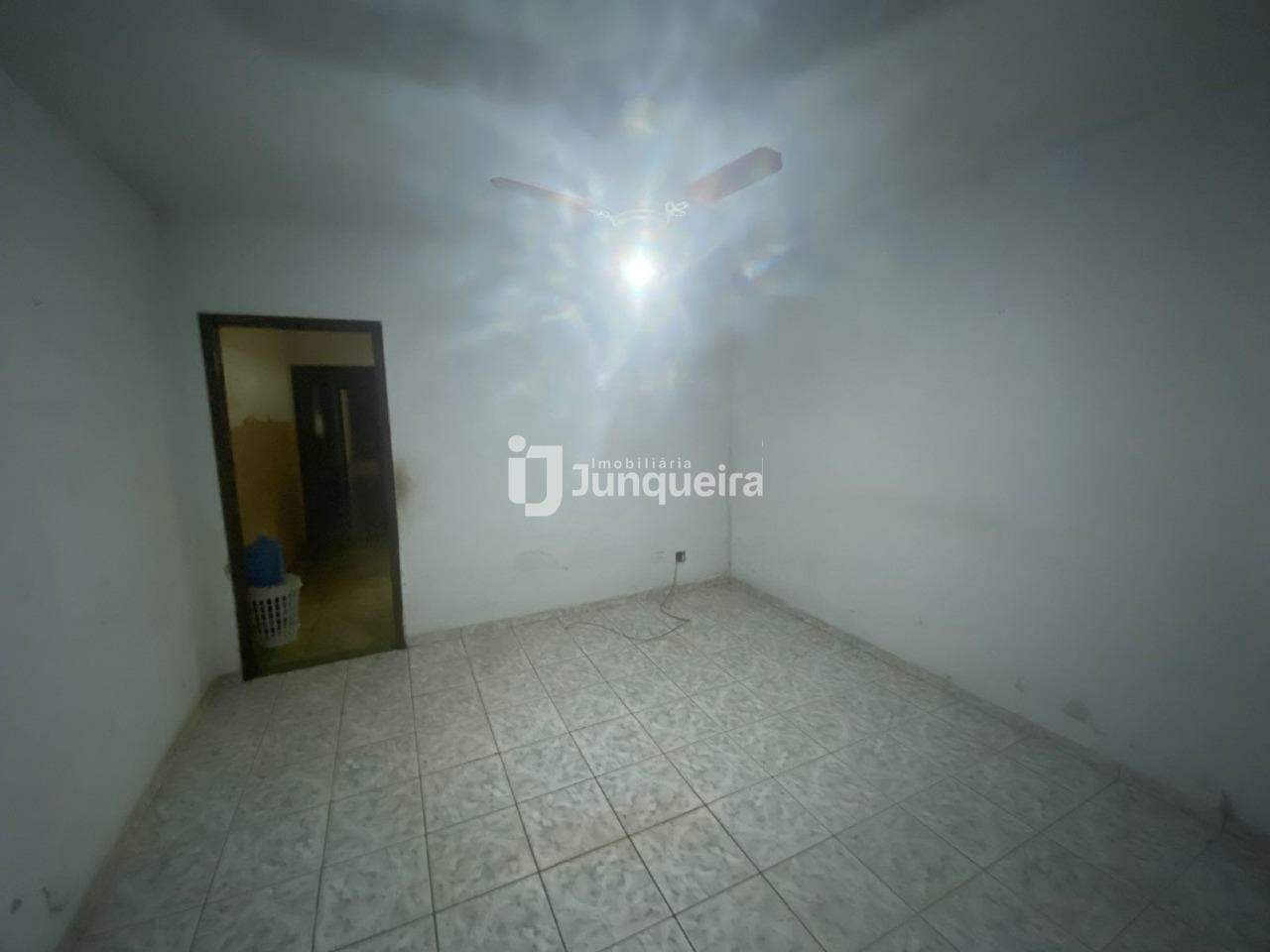 Casa à venda, 2 quartos, 1 vaga, no bairro Santa Terezinha em Piracicaba - SP