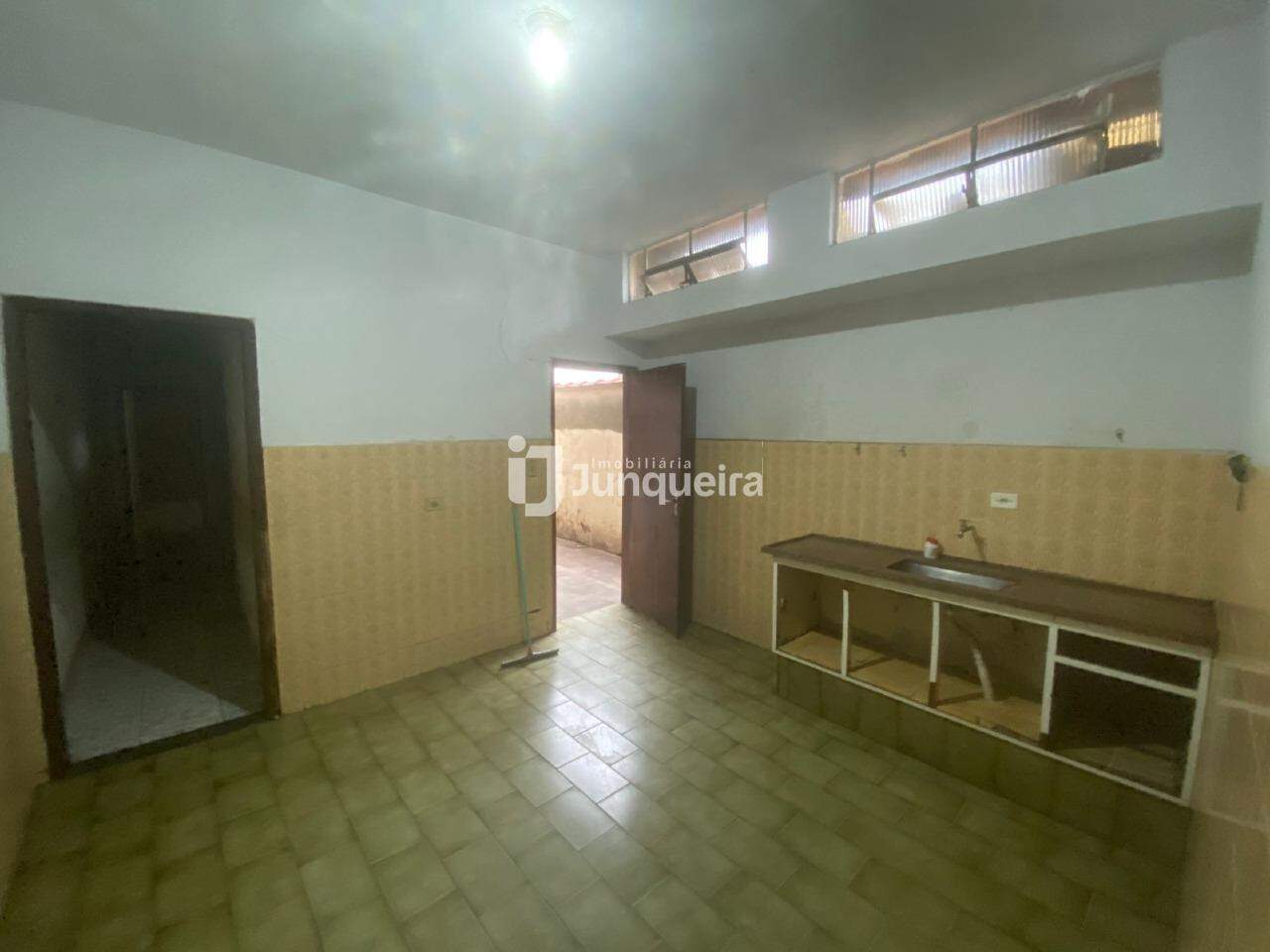 Casa à venda, 2 quartos, 1 vaga, no bairro Santa Terezinha em Piracicaba - SP