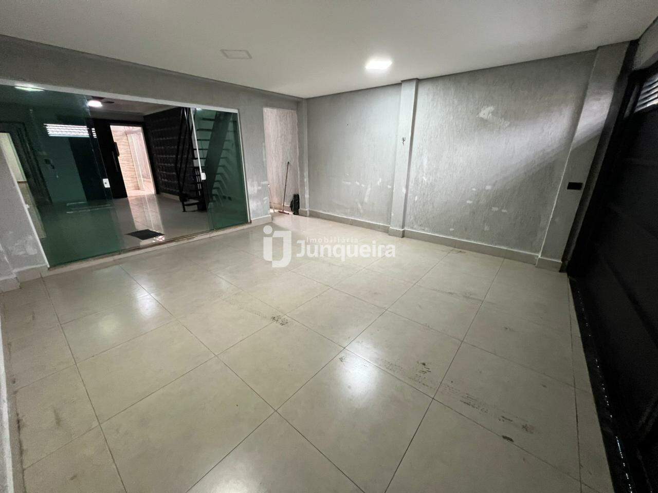 Casa para alugar, 3 quartos, 1 vaga, no bairro Santa Terezinha em Piracicaba - SP