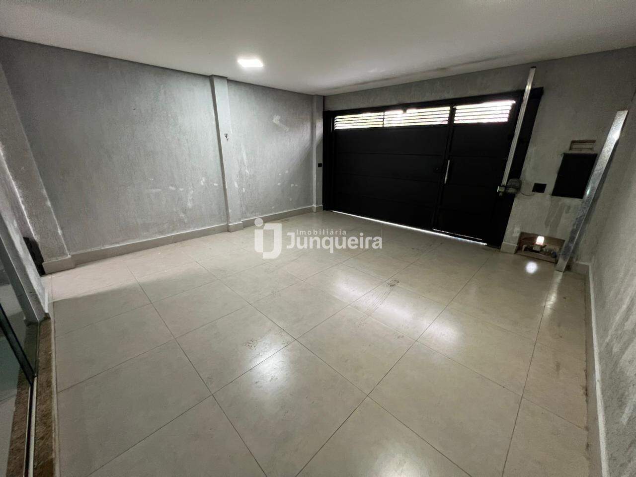 Casa para alugar, 3 quartos, 1 vaga, no bairro Santa Terezinha em Piracicaba - SP