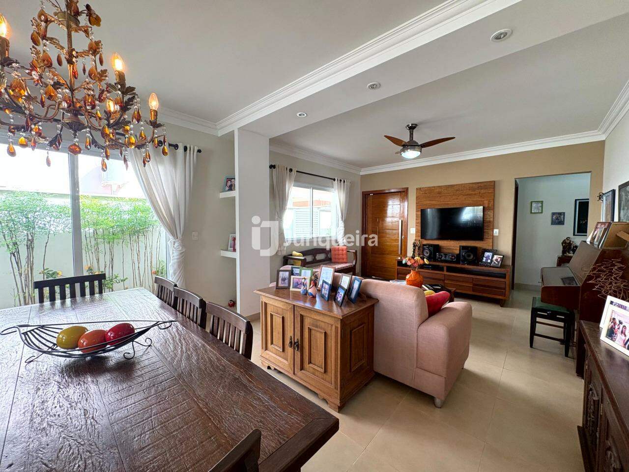 Casa em Condomínio à venda no Parque dos Ypes , 3 quartos, sendo 1 suíte, 4 vagas, no bairro Parque dos Ypes em Piracicaba - SP