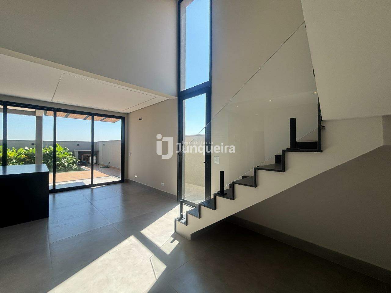 Casa em Condomínio à venda no Canadá Residencial, 3 quartos, sendo 3 suítes, 2 vagas, no bairro Canadá Residencial em Piracicaba - SP