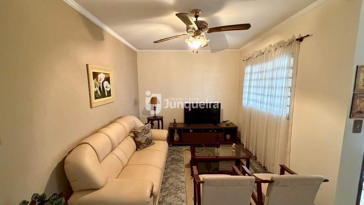 Casa à venda, 2 quartos, 1 vaga, no bairro Vila Rezende em Piracicaba - SP