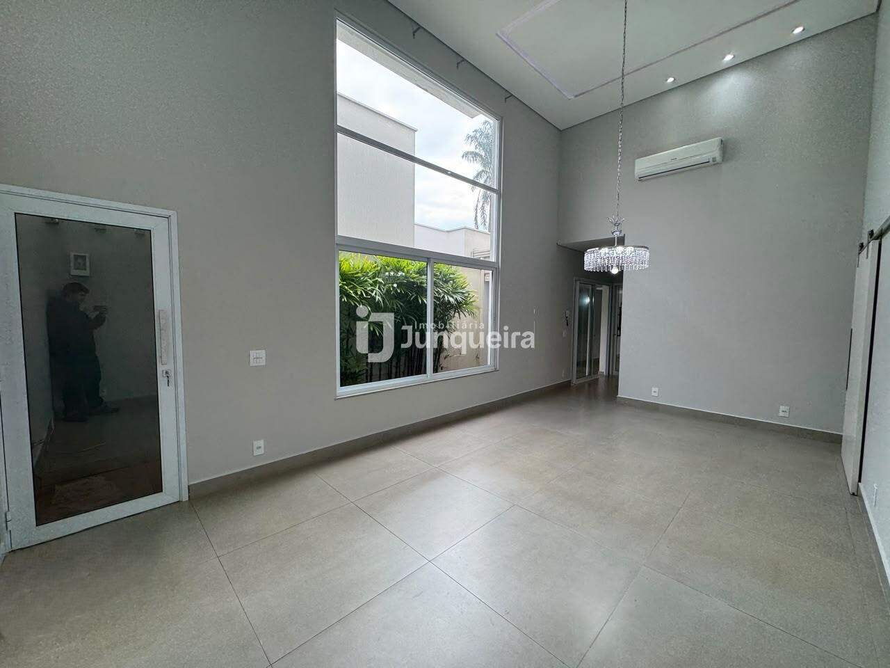 Casa em Condomínio à venda no Villa D' Itália, 3 quartos, sendo 3 suítes, 4 vagas, no bairro Residencial Villa D'Itália em Piracicaba - SP