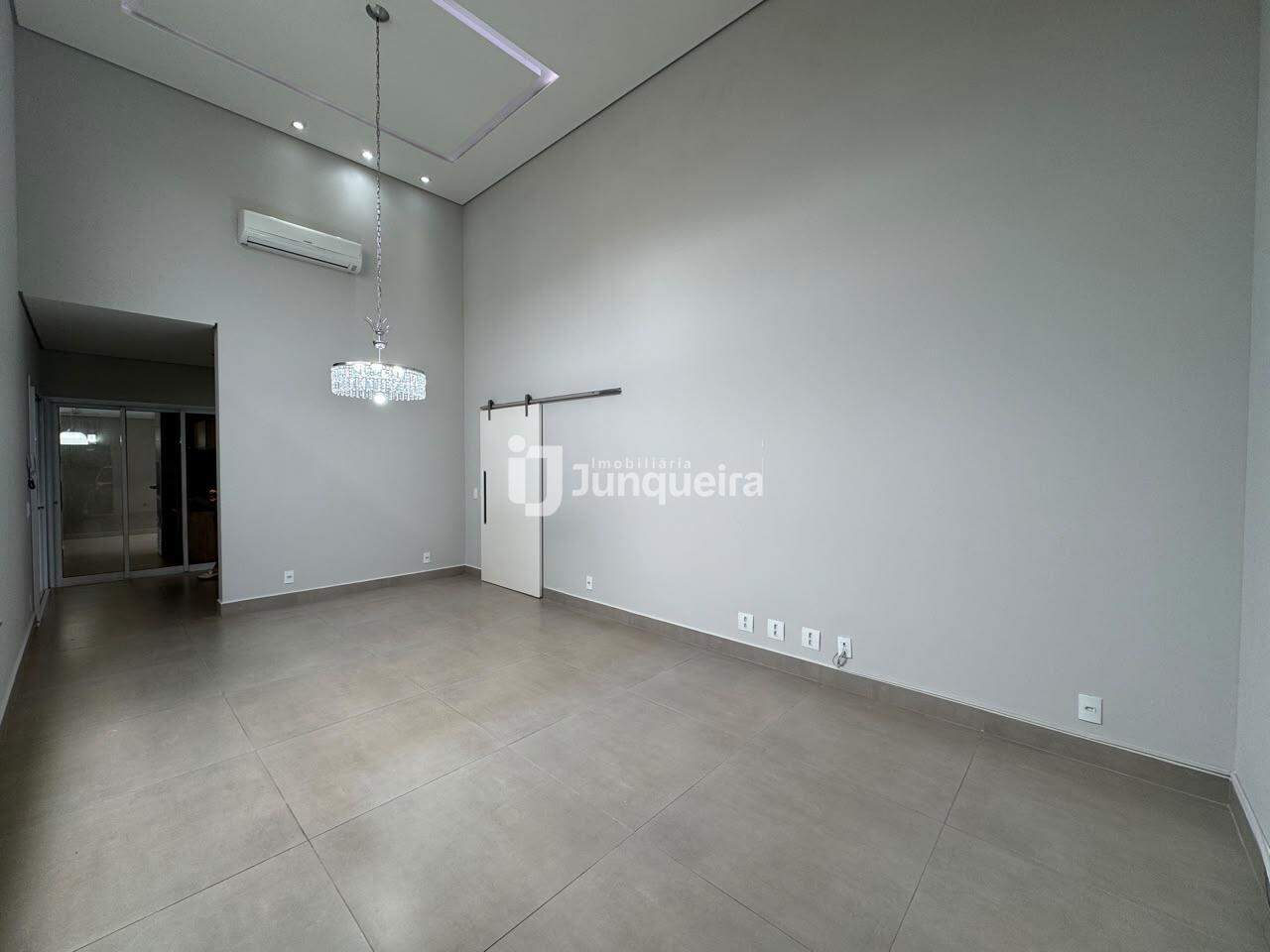 Casa em Condomínio à venda no Villa D' Itália, 3 quartos, sendo 3 suítes, 4 vagas, no bairro Residencial Villa D'Itália em Piracicaba - SP
