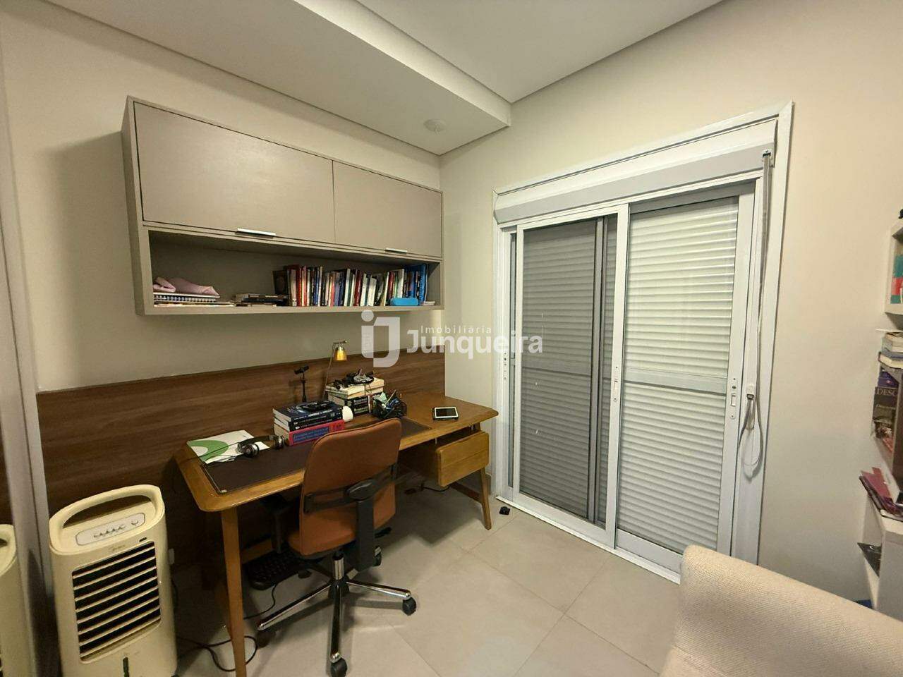 Casa em Condomínio à venda no Lazuli Club, 4 quartos, sendo 2 suítes, 2 vagas, no bairro Lazuli Club em Piracicaba - SP