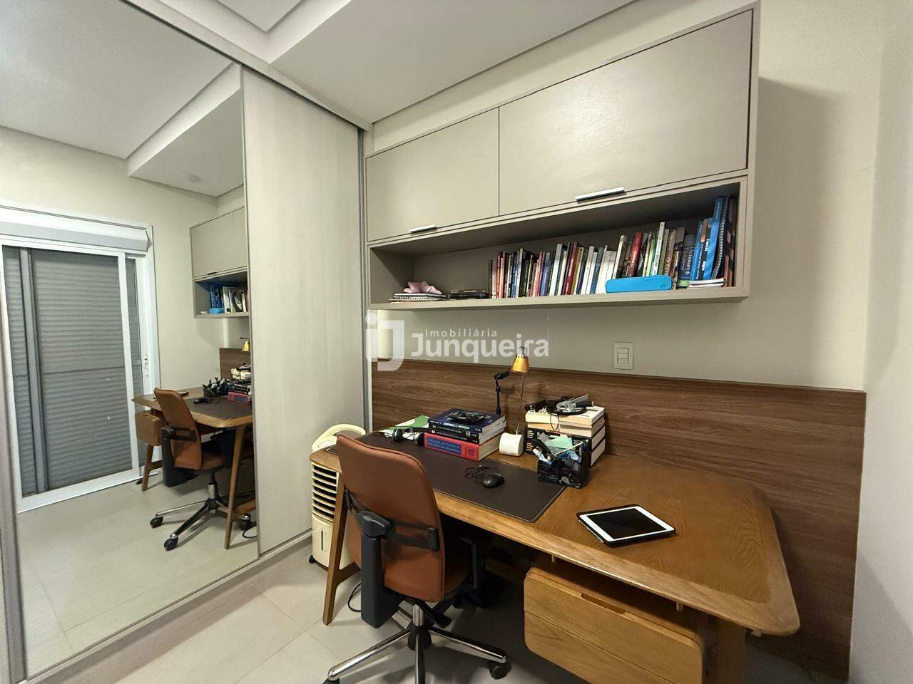 Casa em Condomínio à venda no Lazuli Club, 4 quartos, sendo 2 suítes, 2 vagas, no bairro Lazuli Club em Piracicaba - SP