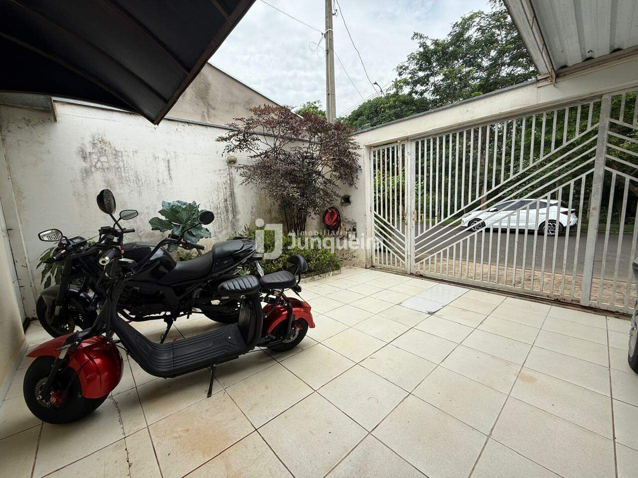 Casa à venda, 3 quartos, 1 vaga, no bairro Vale do Sol em Piracicaba - SP