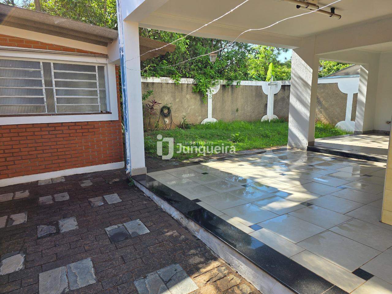 Casa à venda, 4 quartos, sendo 2 suítes, 4 vagas, no bairro Parque Santa Cecília em Piracicaba - SP