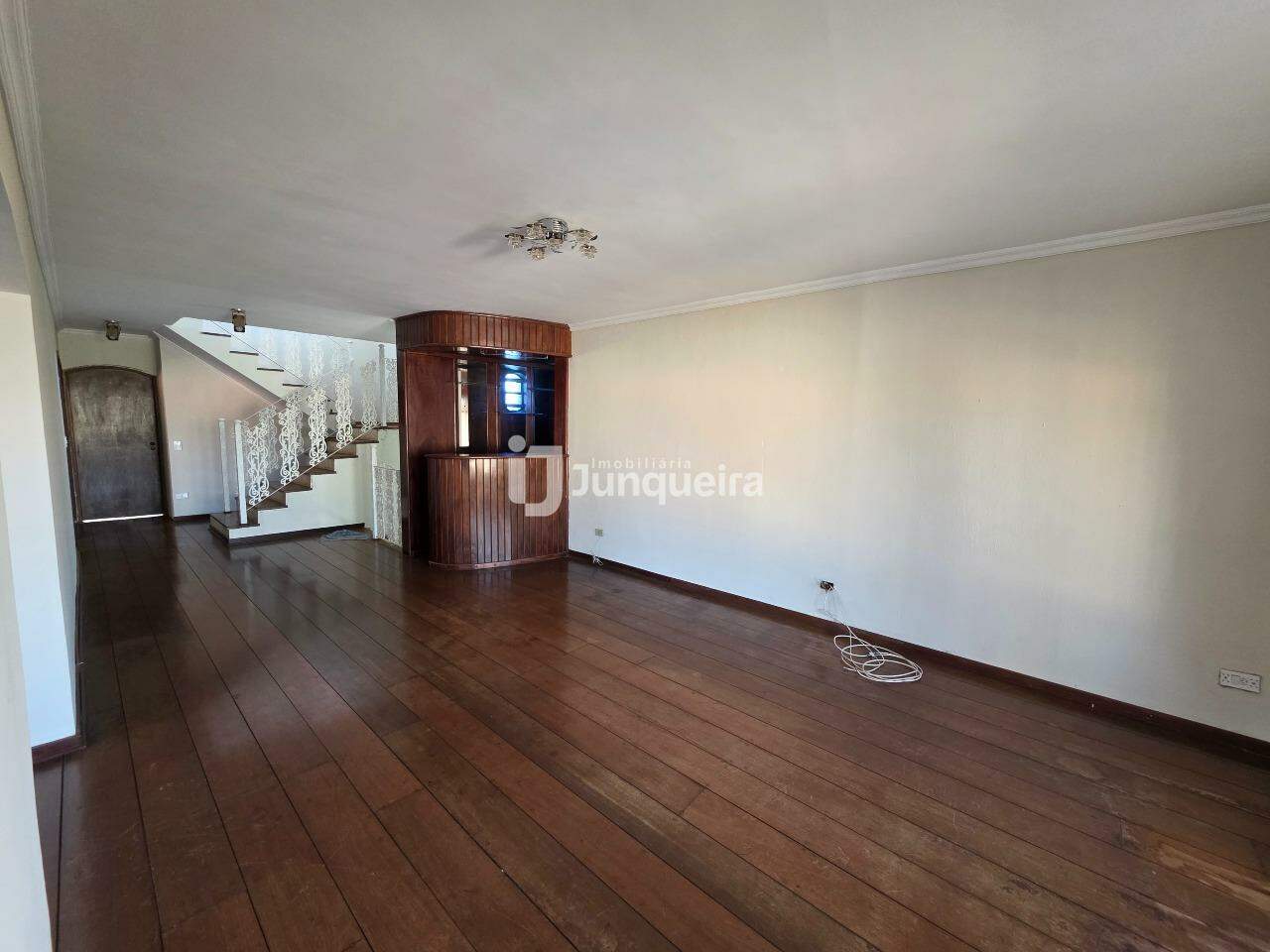 Casa à venda, 4 quartos, sendo 2 suítes, 4 vagas, no bairro Parque Santa Cecília em Piracicaba - SP