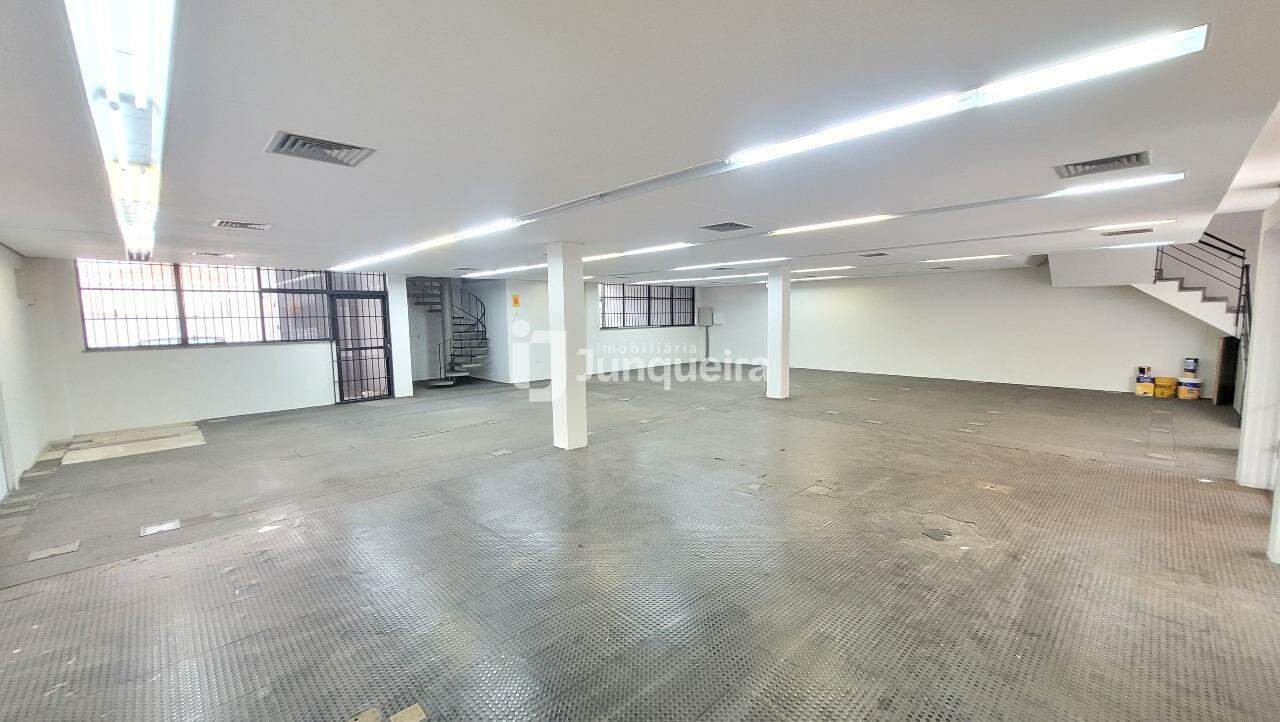 Prédio Comercial para alugar, 12 vagas, no bairro Centro em Piracicaba - SP