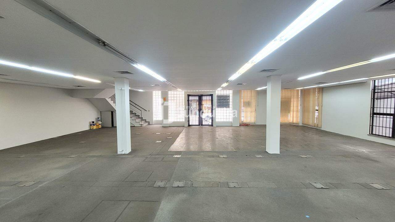 Prédio Comercial para alugar, 12 vagas, no bairro Centro em Piracicaba - SP