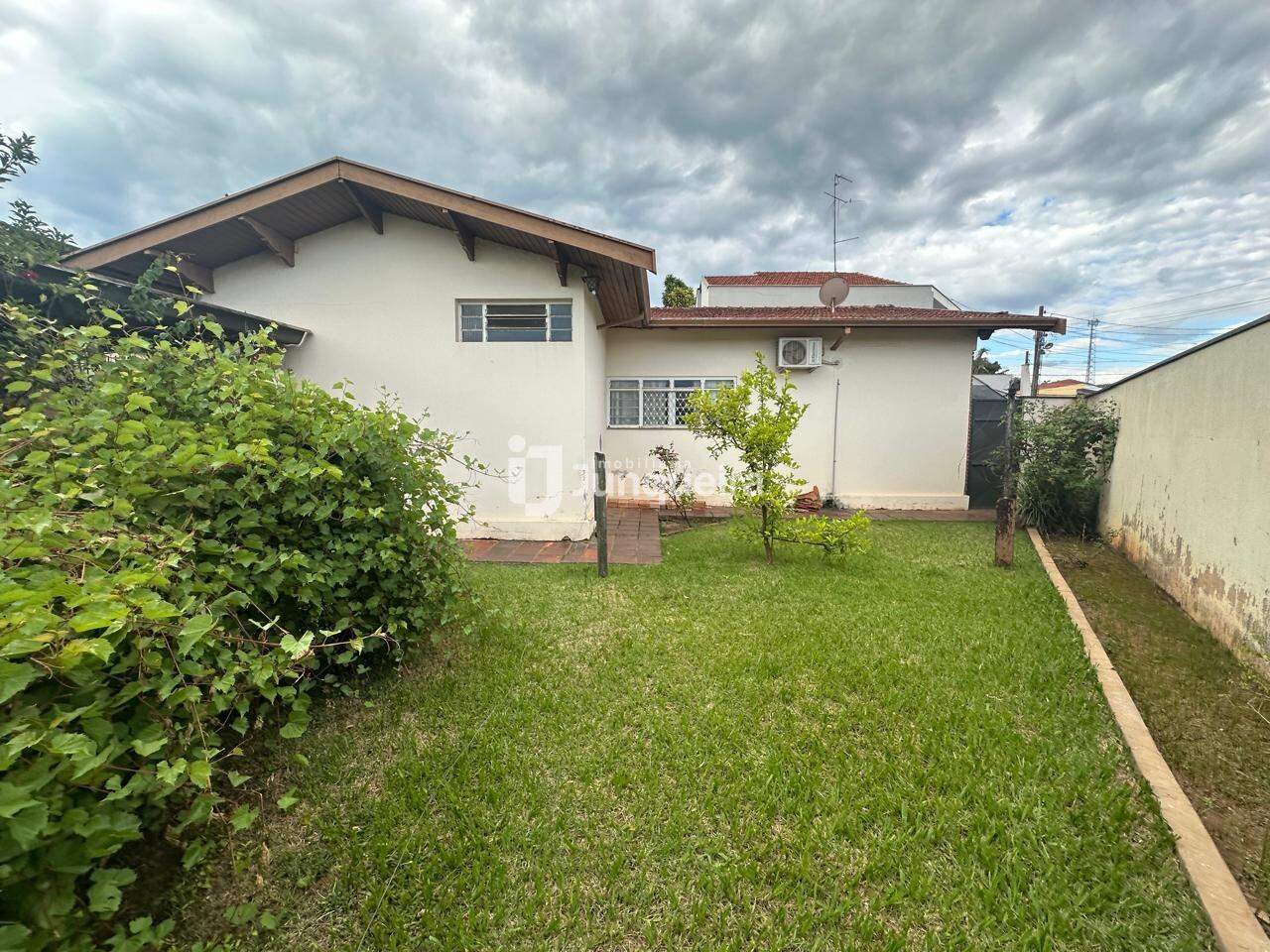 Casa à venda, 3 quartos, sendo 1 suíte, 5 vagas, no bairro São Luiz em Piracicaba - SP