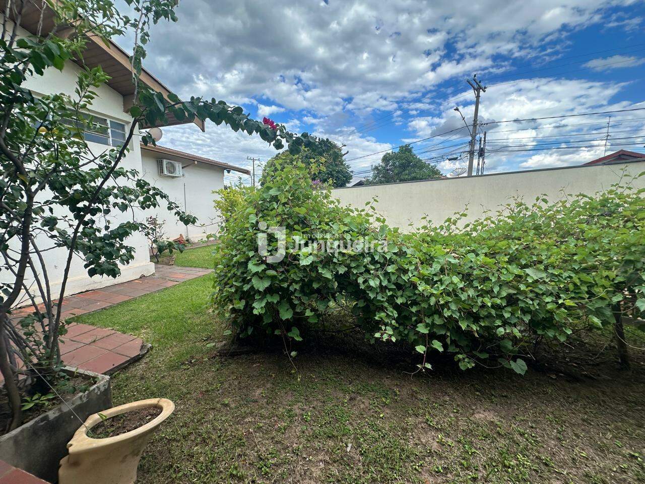Casa à venda, 3 quartos, sendo 1 suíte, 5 vagas, no bairro São Luiz em Piracicaba - SP