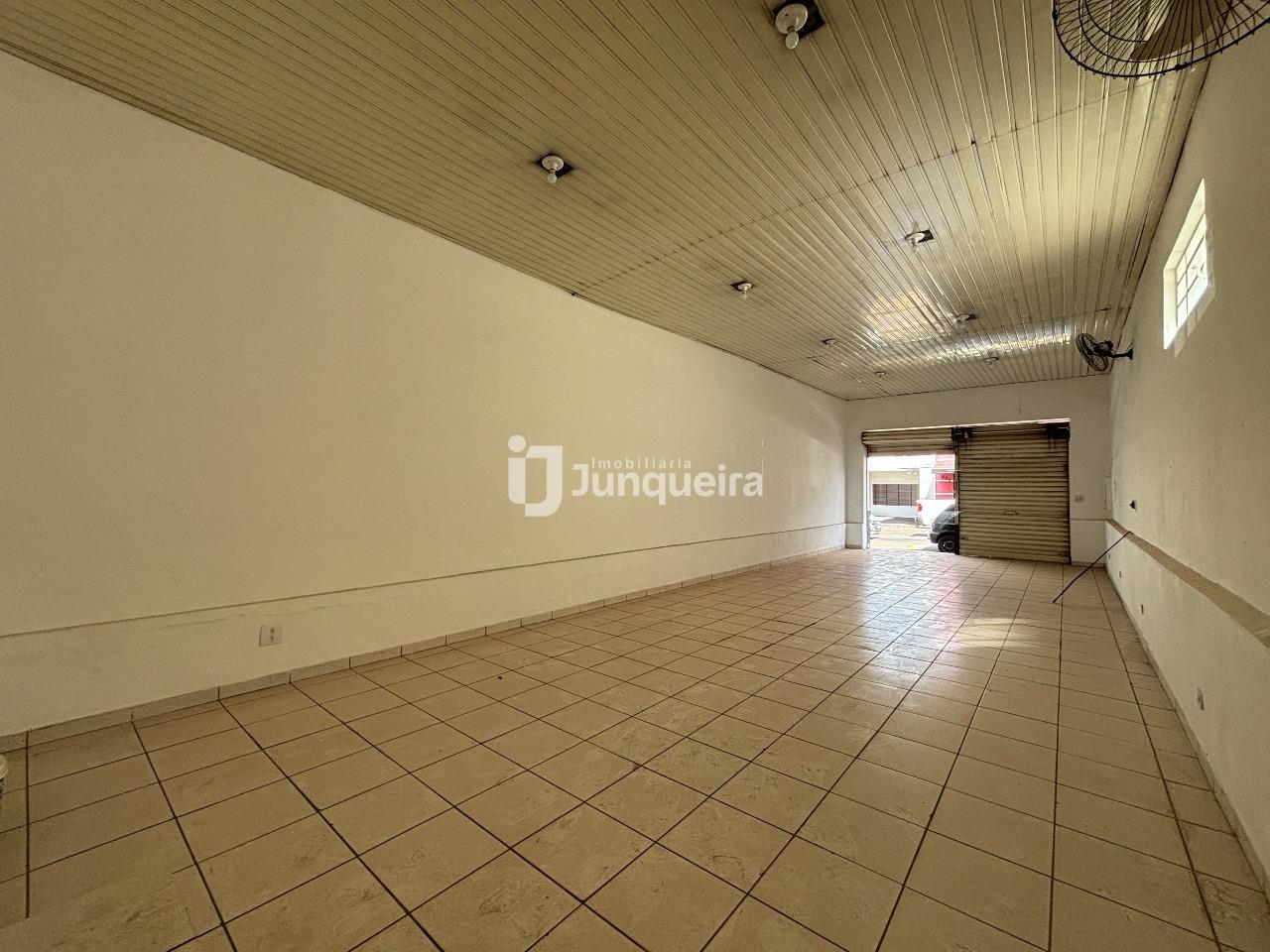 Salão à venda, 3 quartos, no bairro Centro em Piracicaba - SP