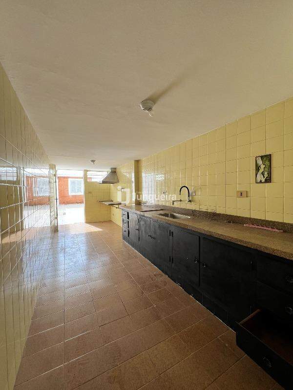 Casa à venda, 5 quartos, sendo 2 suítes, 2 vagas, no bairro Vila Independência em Piracicaba - SP