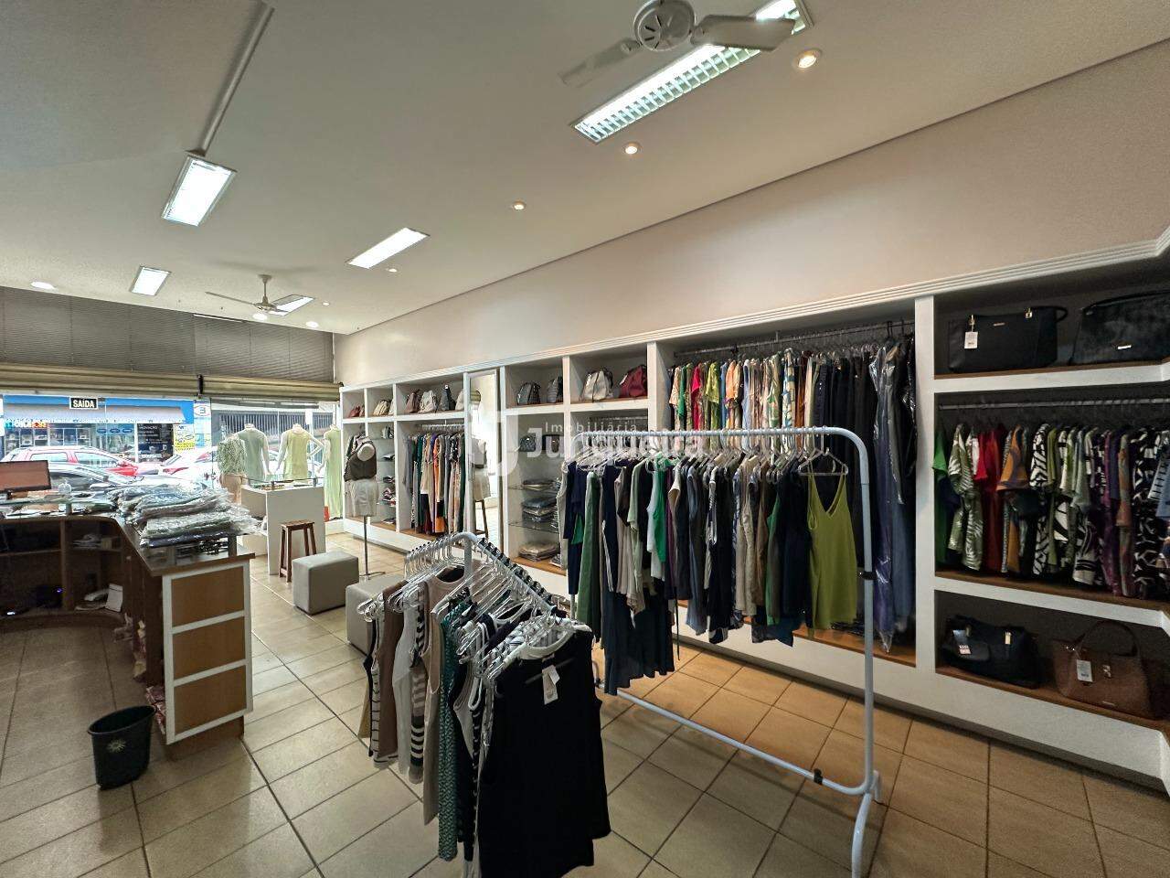 Prédio Comercial à venda, 3 quartos, sendo 1 suíte, no bairro Centro em Piracicaba - SP