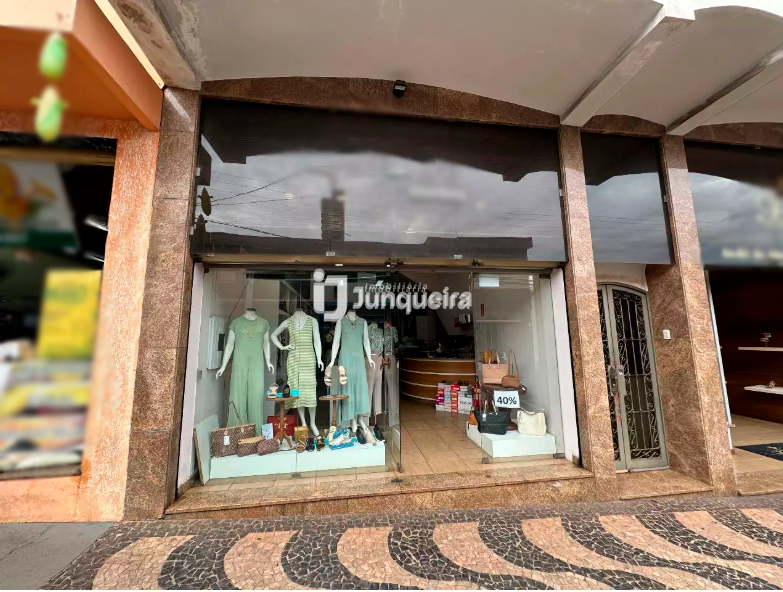 Prédio Comercial à venda, 3 quartos, sendo 1 suíte, no bairro Centro em Piracicaba - SP