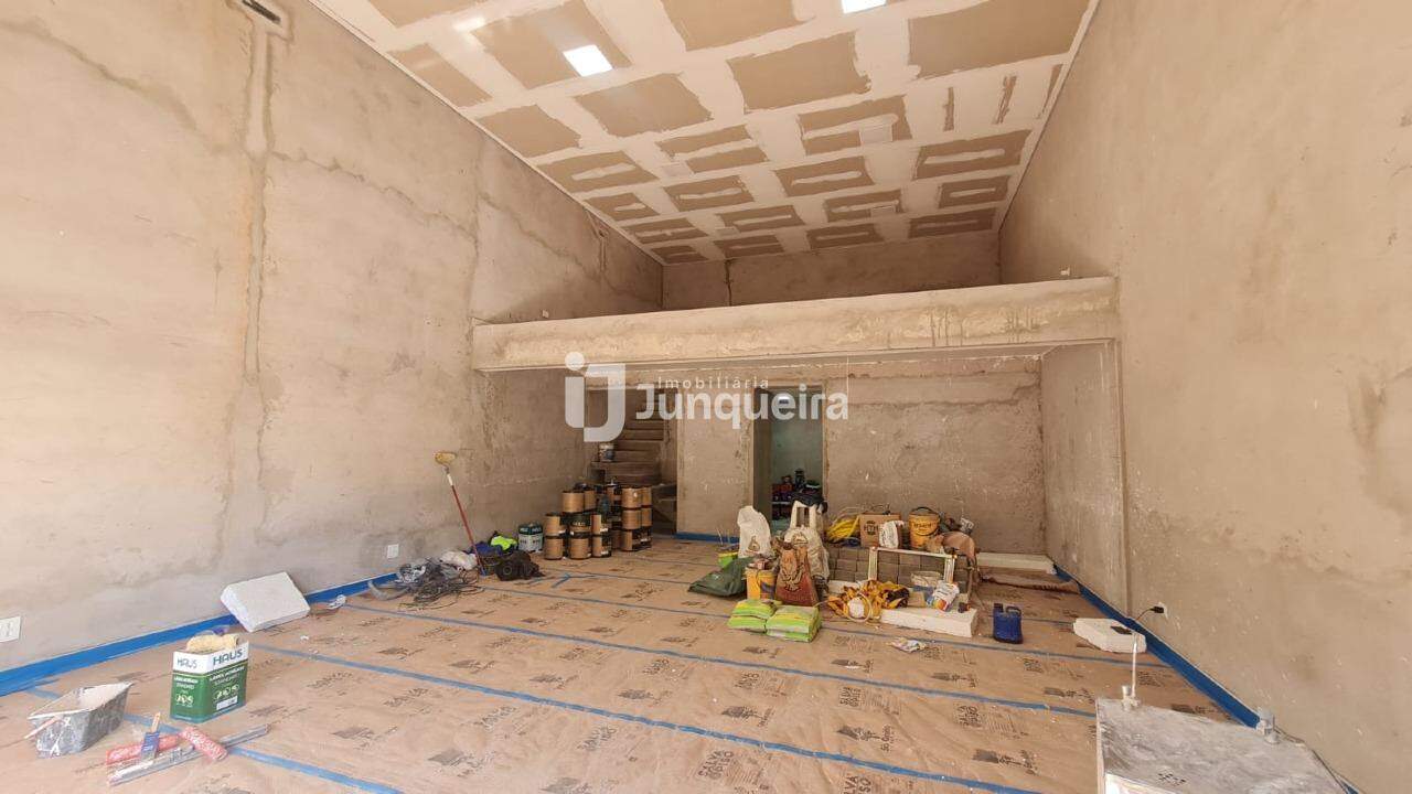 Salão para alugar, 2 vagas, no bairro Centro em Piracicaba - SP