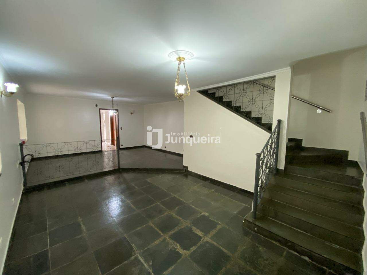 Casa à venda, 3 quartos, sendo 1 suíte, 2 vagas, no bairro Piracicamirim em Piracicaba - SP