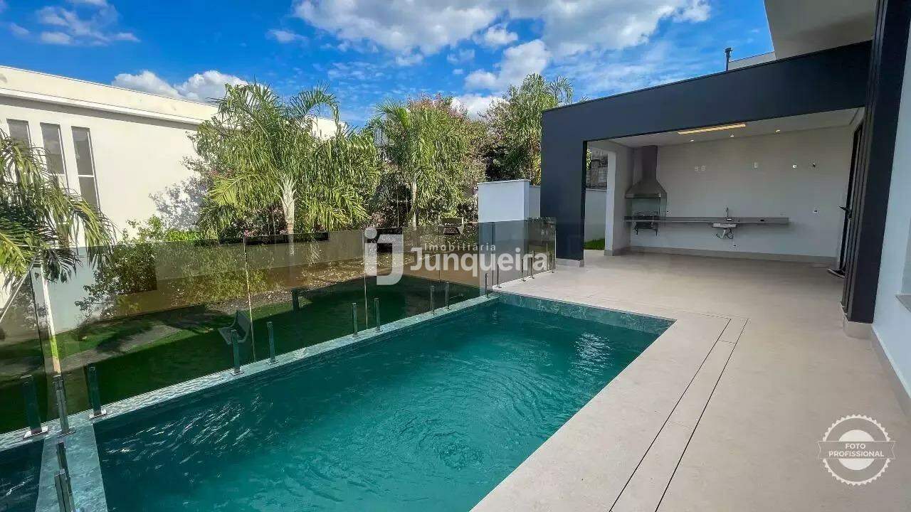 Casa em Condomínio para alugar, 3 quartos, sendo 3 suítes, 2 vagas, no bairro Damha I em Piracicaba - SP