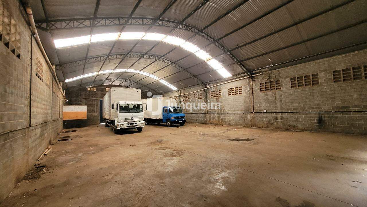 Galpão para alugar, 2 vagas, no bairro Chácaras Água Branca em Piracicaba - SP