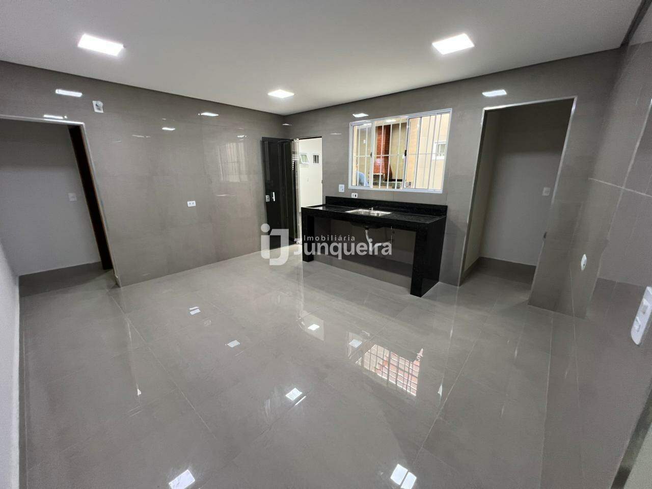 Casa para alugar, 3 quartos, sendo 2 suítes, 2 vagas, no bairro Paulista em Piracicaba - SP