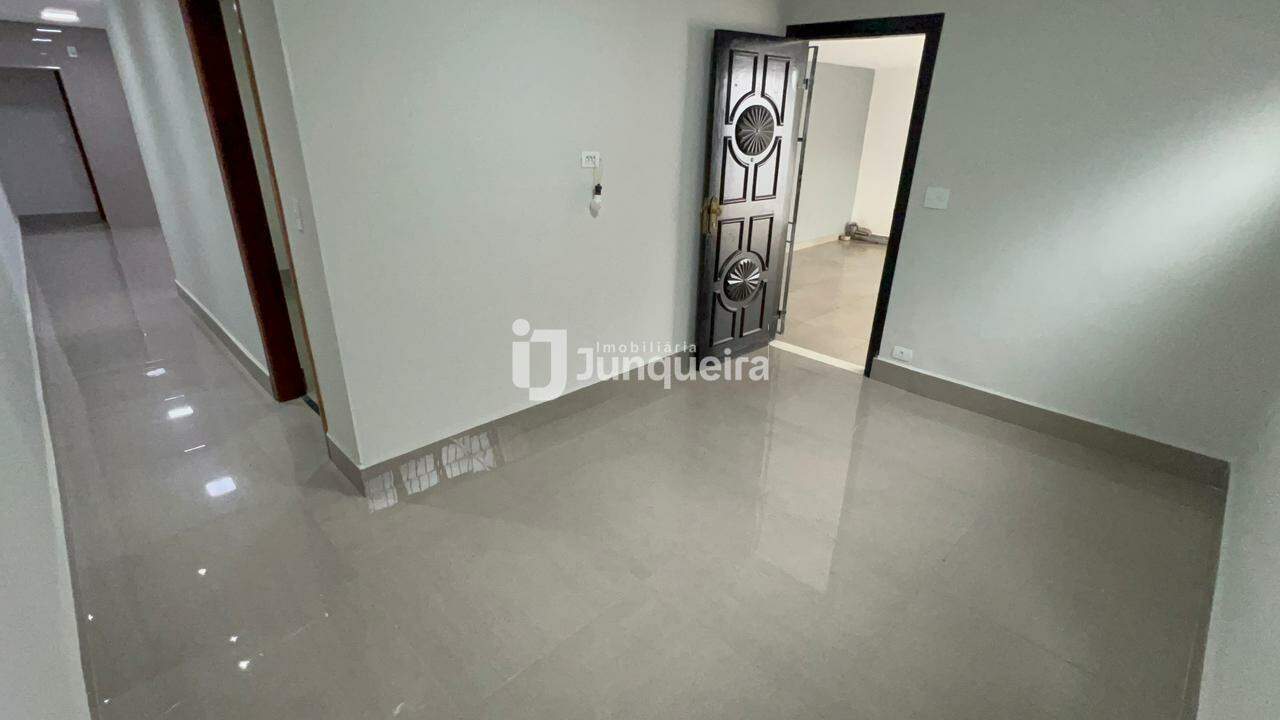 Casa para alugar, 3 quartos, sendo 2 suítes, 2 vagas, no bairro Paulista em Piracicaba - SP