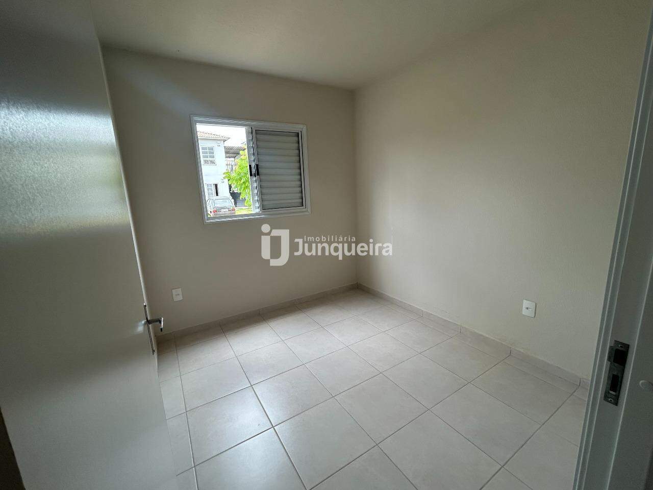 Casa em Condomínio à venda no Residencial Nova Suíça I, 2 quartos, 1 vaga, no bairro Residencial Nova Suiça 1 em Piracicaba - SP