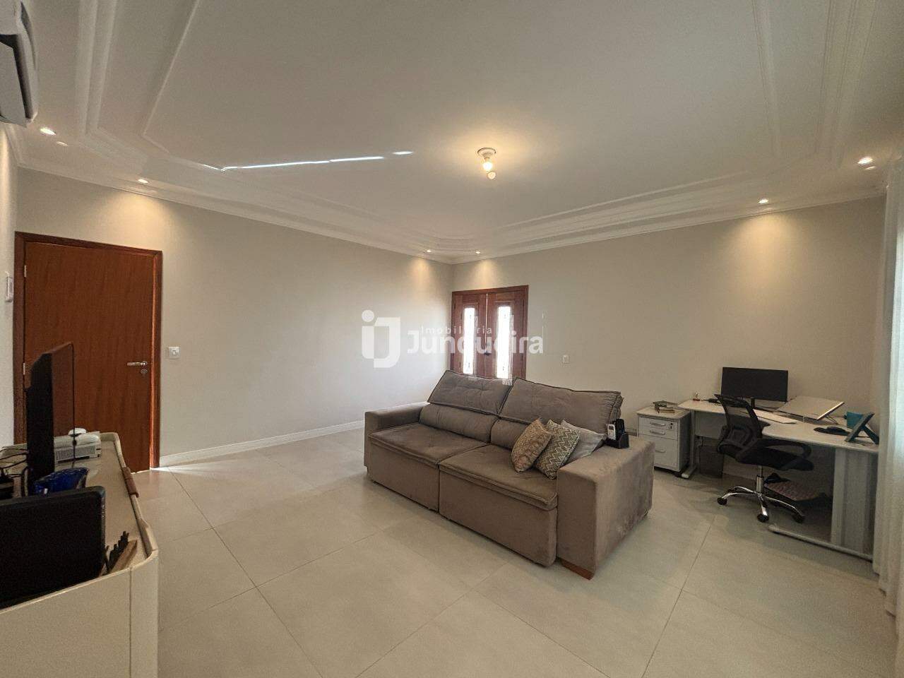 Casa à venda, 3 quartos, sendo 1 suíte, 6 vagas, no bairro Perdizes em Piracicaba - SP