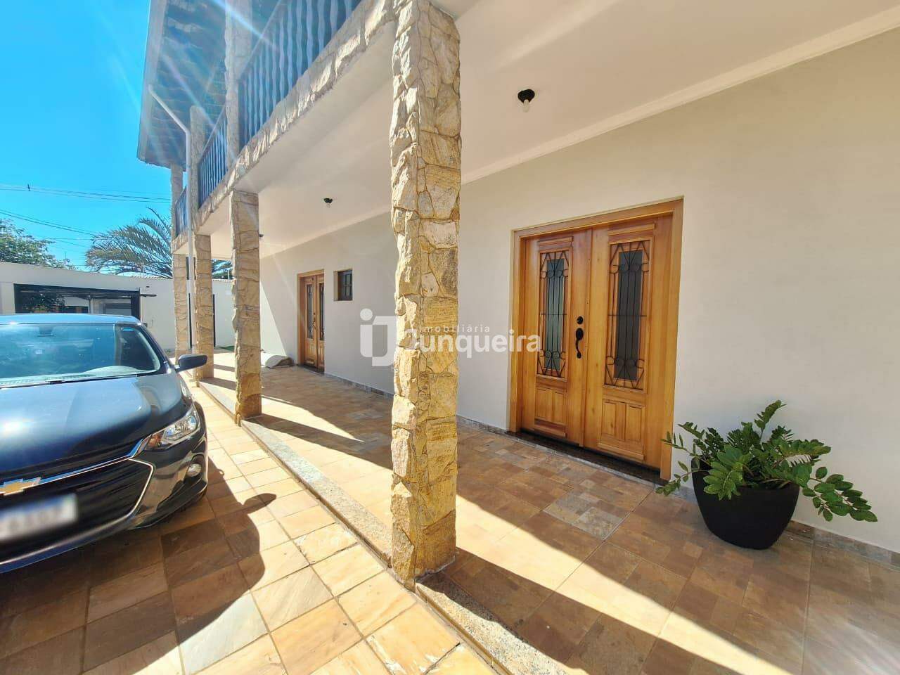 Casa à venda, 3 quartos, sendo 1 suíte, 10 vagas, no bairro Santa Rita em Piracicaba - SP