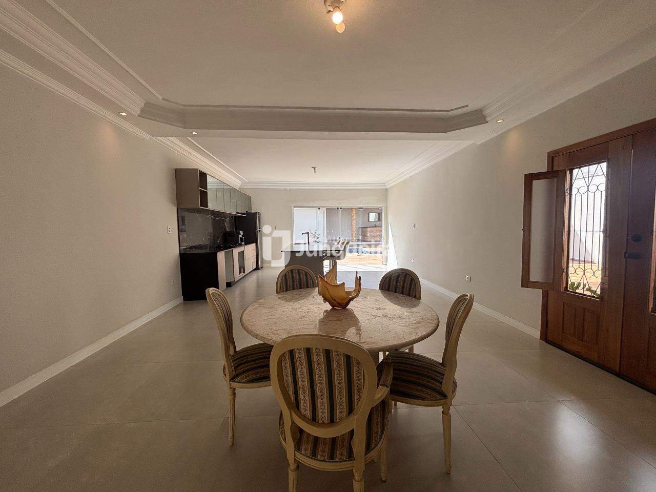 Casa à venda, 3 quartos, sendo 1 suíte, 6 vagas, no bairro Perdizes em Piracicaba - SP