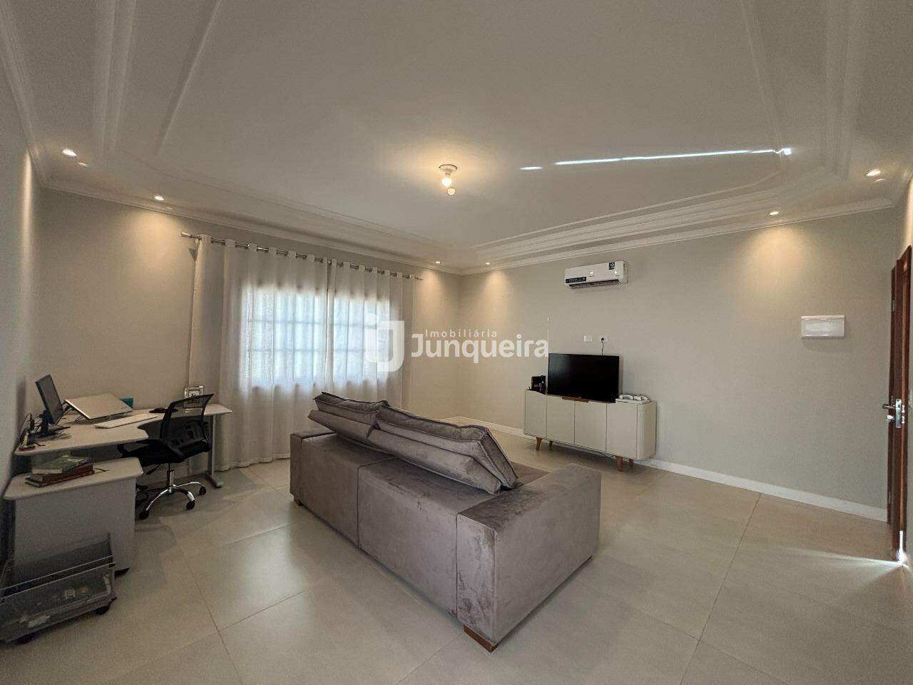 Casa à venda, 3 quartos, sendo 1 suíte, 6 vagas, no bairro Perdizes em Piracicaba - SP