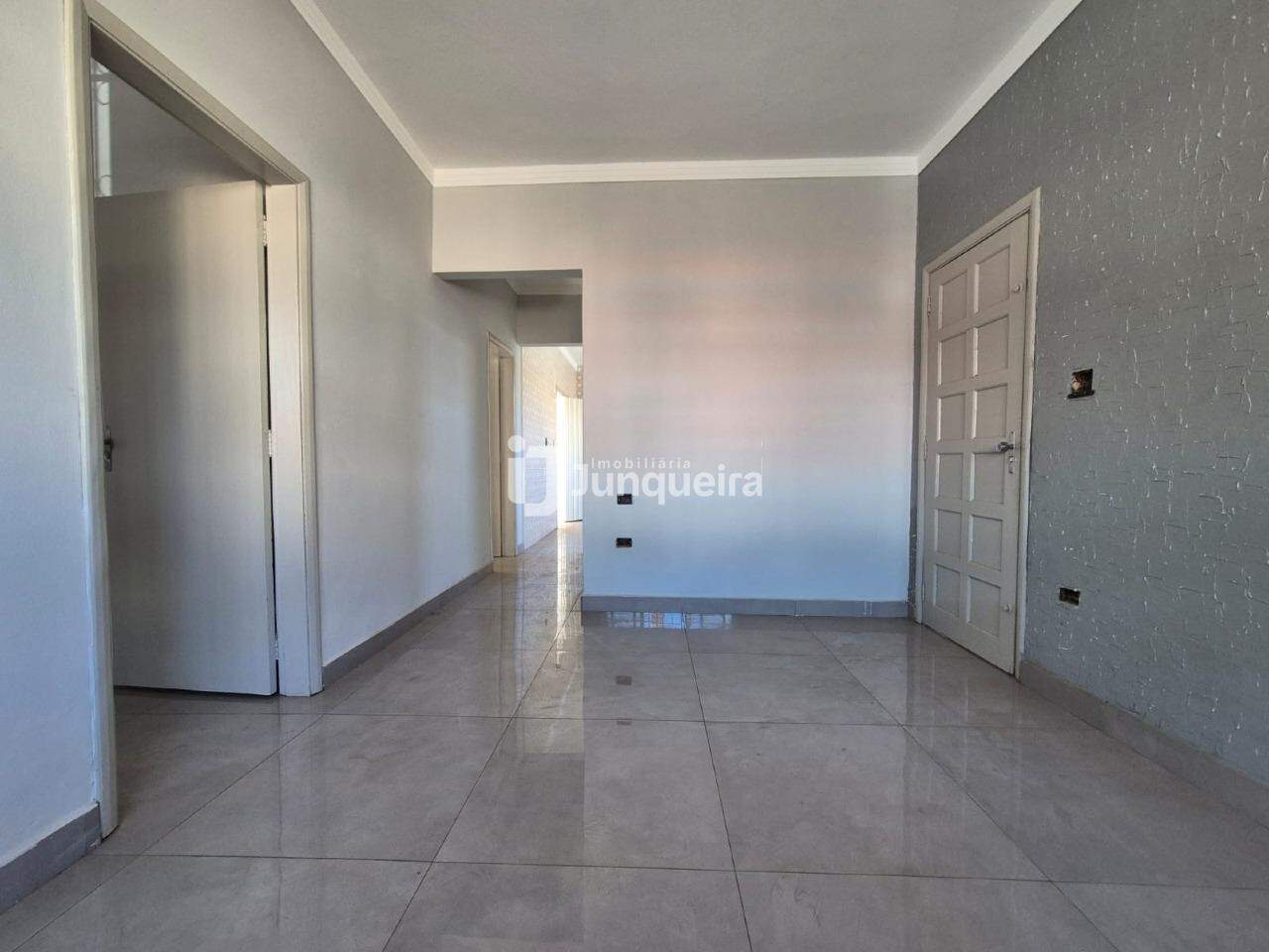 Casa à venda, 2 quartos, 1 vaga, no bairro Cidade Alta em Piracicaba - SP