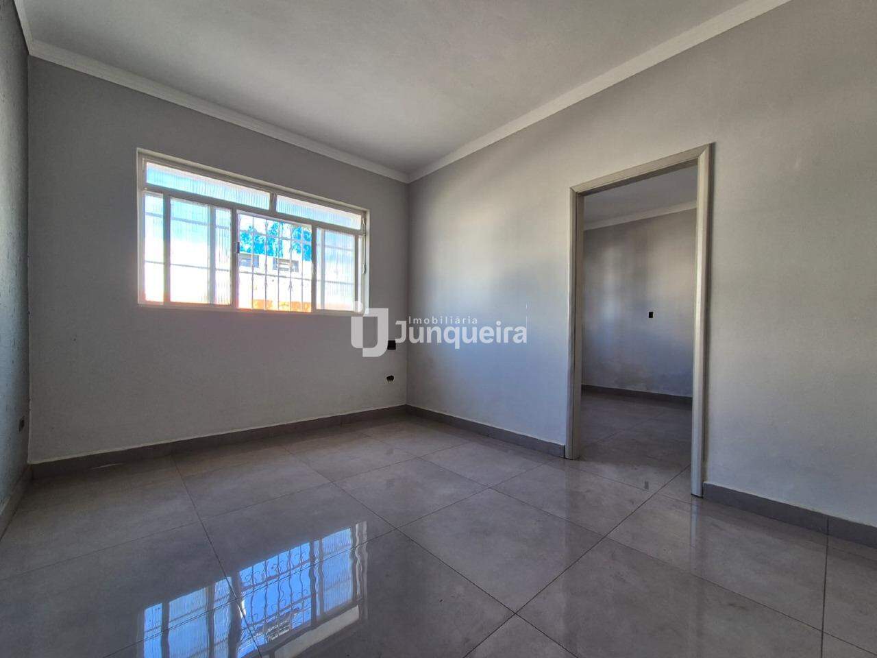 Casa à venda, 2 quartos, 1 vaga, no bairro Cidade Alta em Piracicaba - SP