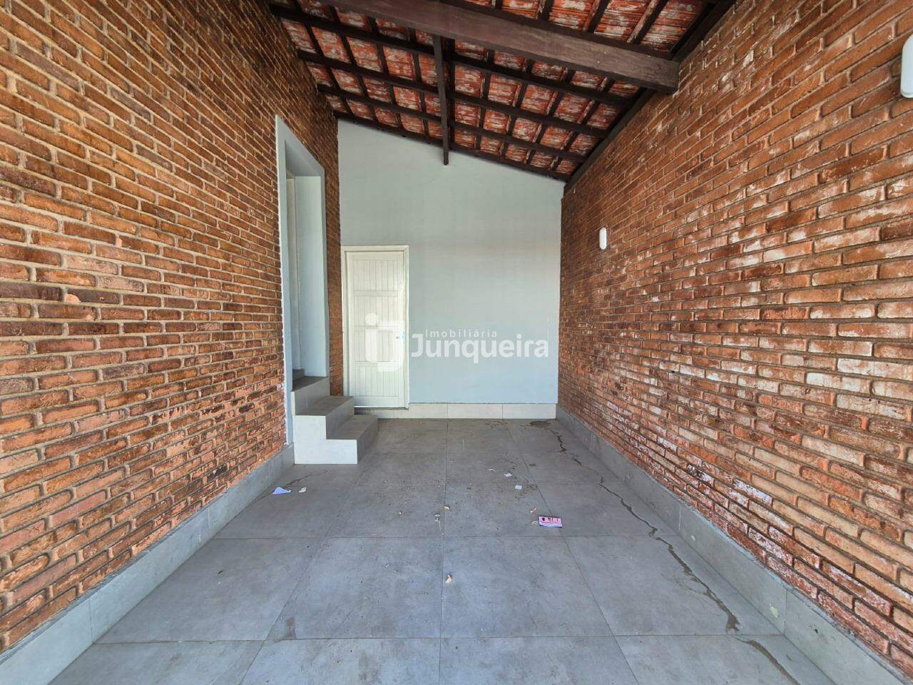 Casa à venda, 2 quartos, 1 vaga, no bairro Cidade Alta em Piracicaba - SP