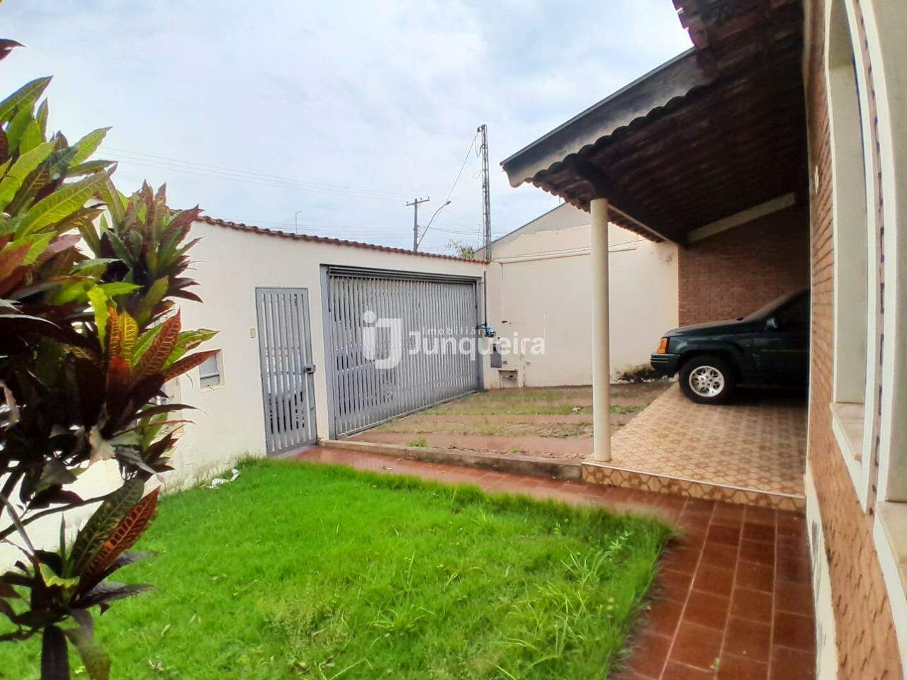 Casa à venda, 4 quartos, sendo 1 suíte, 6 vagas, no bairro Jardim Monumento em Piracicaba - SP