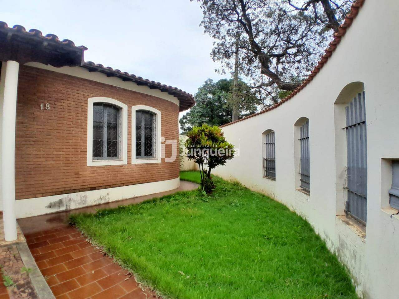 Casa à venda, 4 quartos, sendo 1 suíte, 6 vagas, no bairro Jardim Monumento em Piracicaba - SP