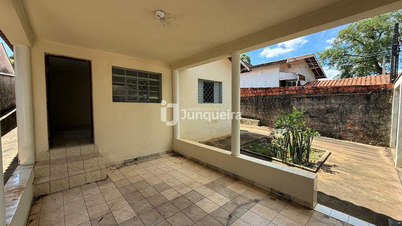 Casa para alugar, 3 quartos, 4 vagas, no bairro Loteamento Santa Rosa em Piracicaba - SP