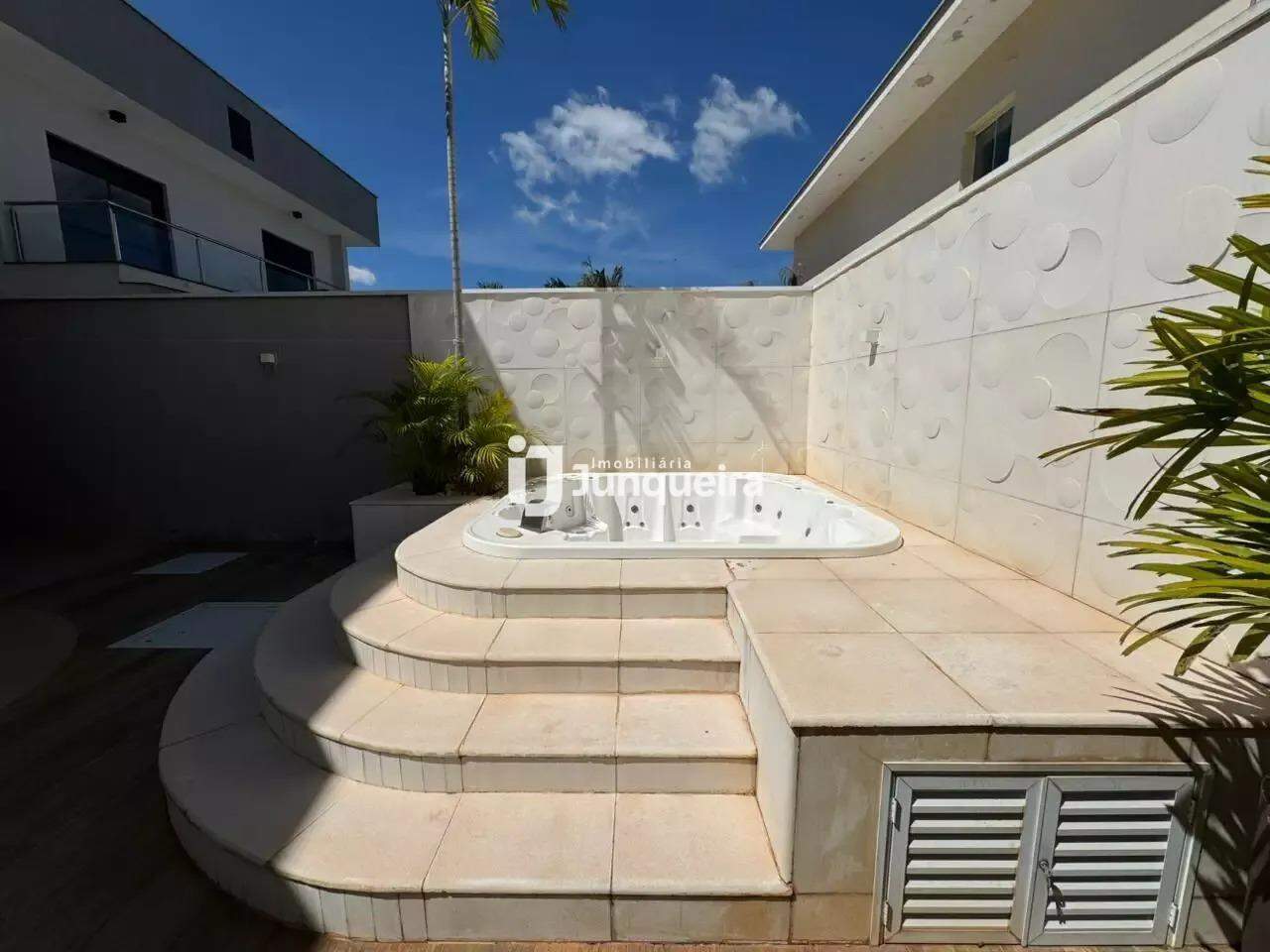 Casa em Condomínio para alugar no Reserva do Engenho , 3 quartos, sendo 3 suítes, 4 vagas, no bairro Reserva do Engenho em Piracicaba - SP