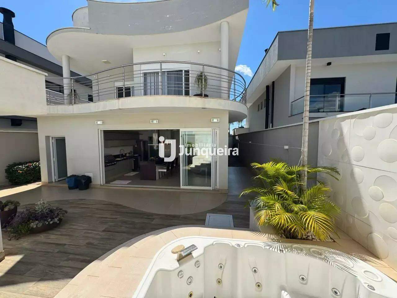 Casa em Condomínio para alugar no Reserva do Engenho , 3 quartos, sendo 3 suítes, 4 vagas, no bairro Reserva do Engenho em Piracicaba - SP