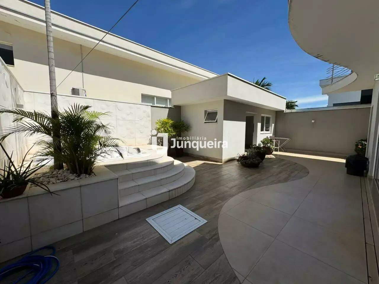 Casa em Condomínio para alugar no Reserva do Engenho , 3 quartos, sendo 3 suítes, 4 vagas, no bairro Reserva do Engenho em Piracicaba - SP