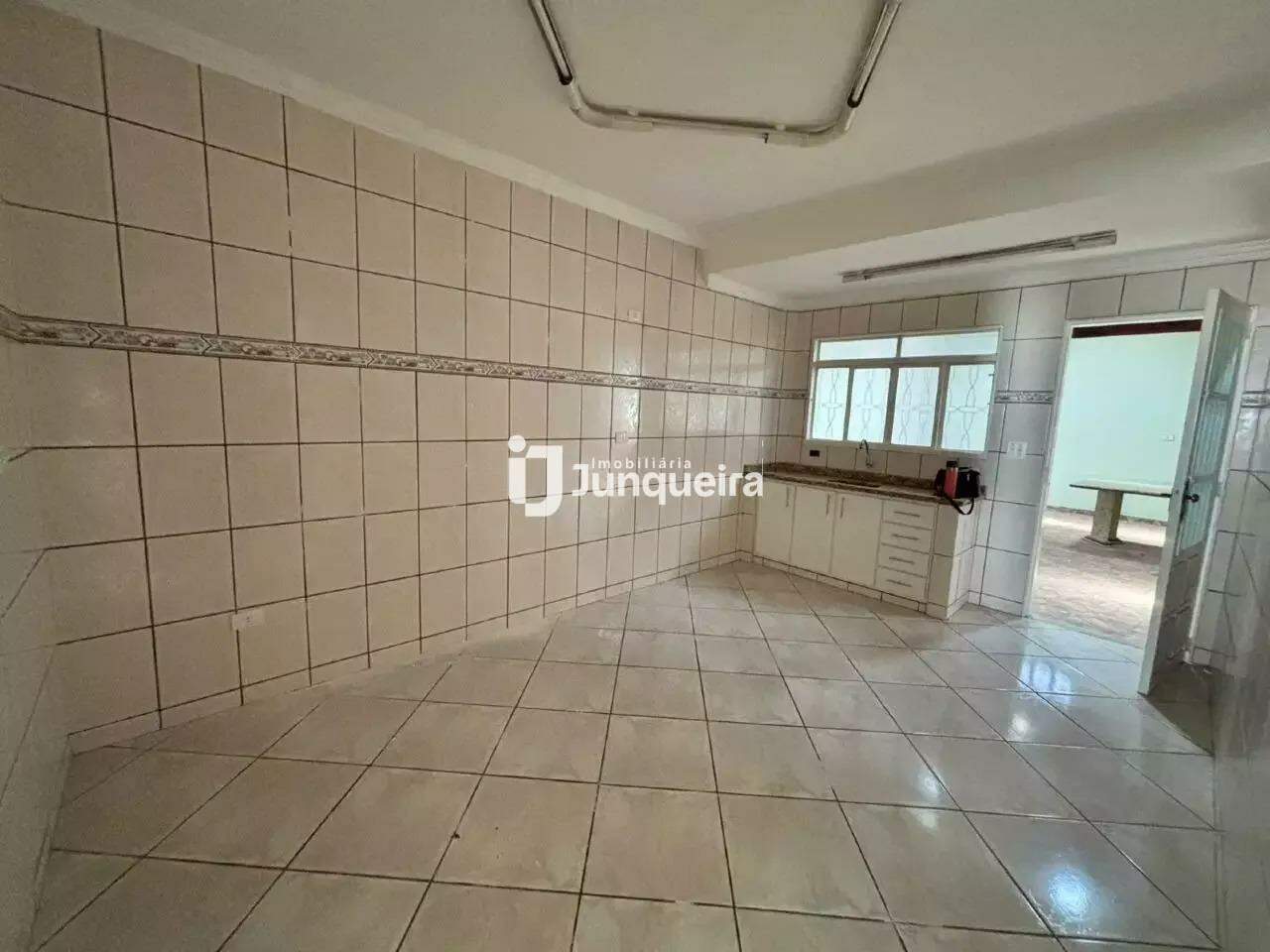 Casa para alugar, 2 quartos, no bairro Santana em Piracicaba - SP