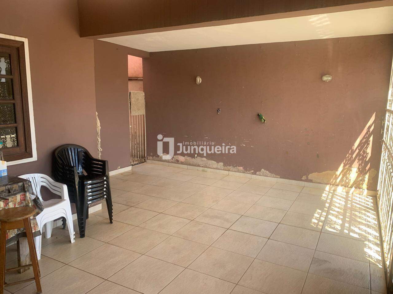 Casa à venda, 3 quartos, sendo 1 suíte, 2 vagas, no bairro Conjunto Residencial Mário Dedini em Piracicaba - SP