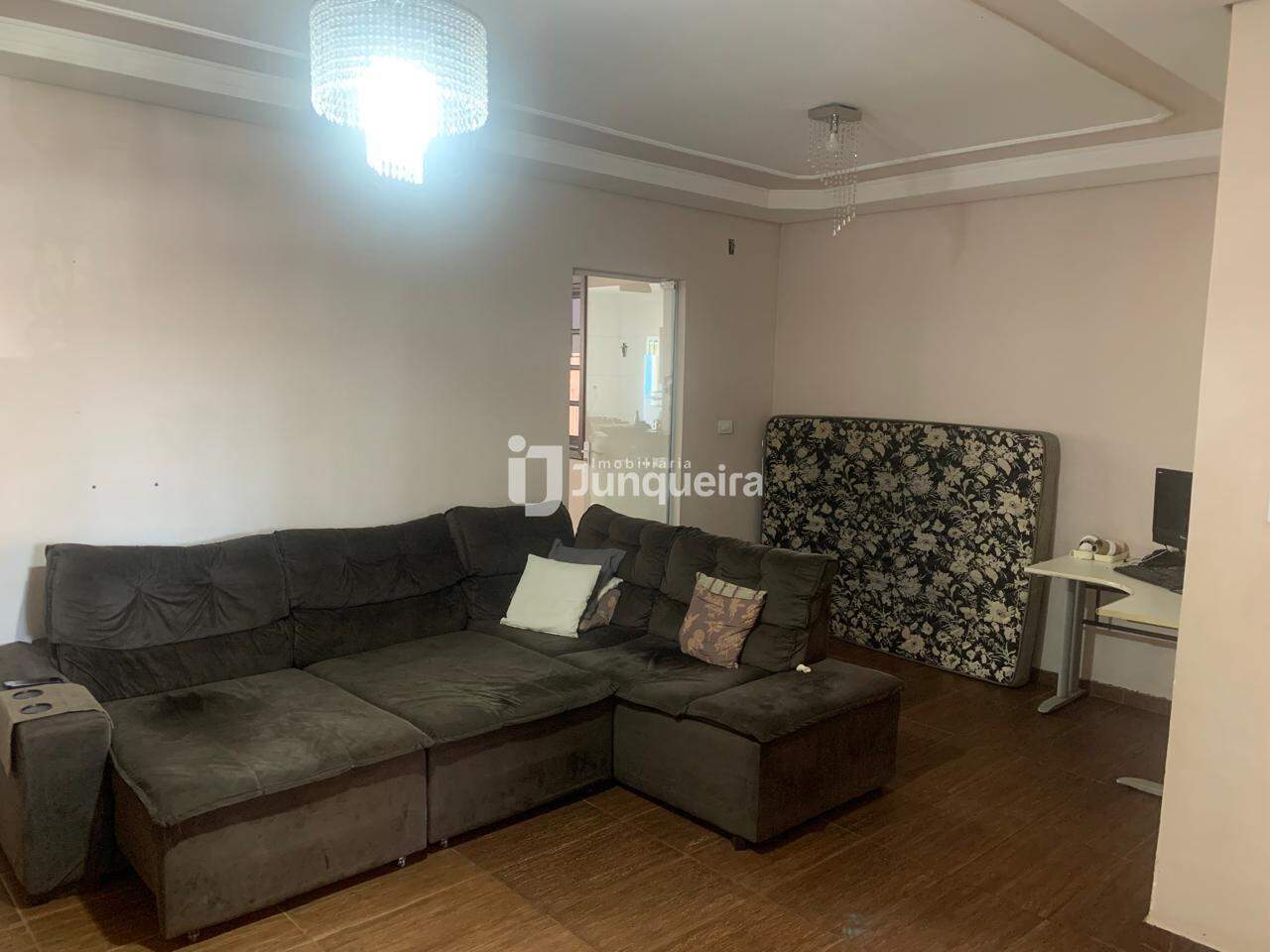 Casa à venda, 3 quartos, sendo 1 suíte, 2 vagas, no bairro Conjunto Residencial Mário Dedini em Piracicaba - SP