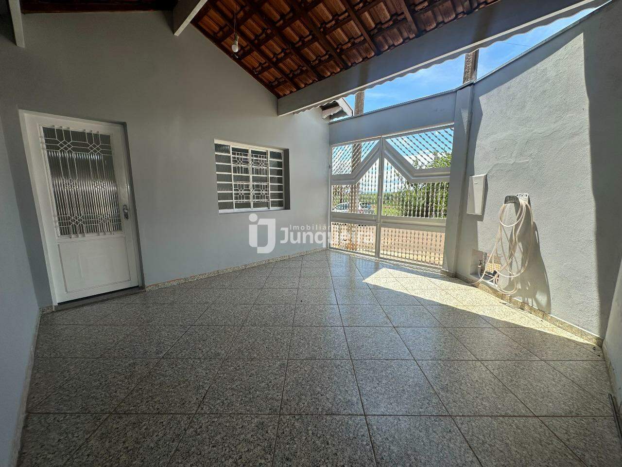 Casa para alugar, 2 quartos, no bairro Parque São Jorge em Piracicaba - SP