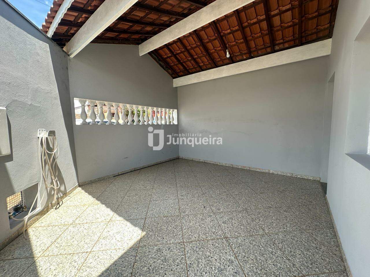 Casa para alugar, 2 quartos, no bairro Parque São Jorge em Piracicaba - SP