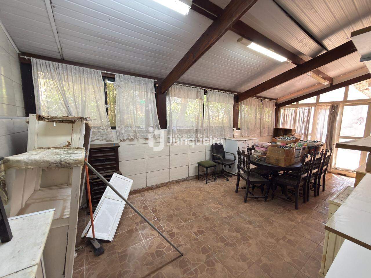 Casa à venda, 5 quartos, sendo 4 suítes, 4 vagas, no bairro Nova Piracicaba em Piracicaba - SP