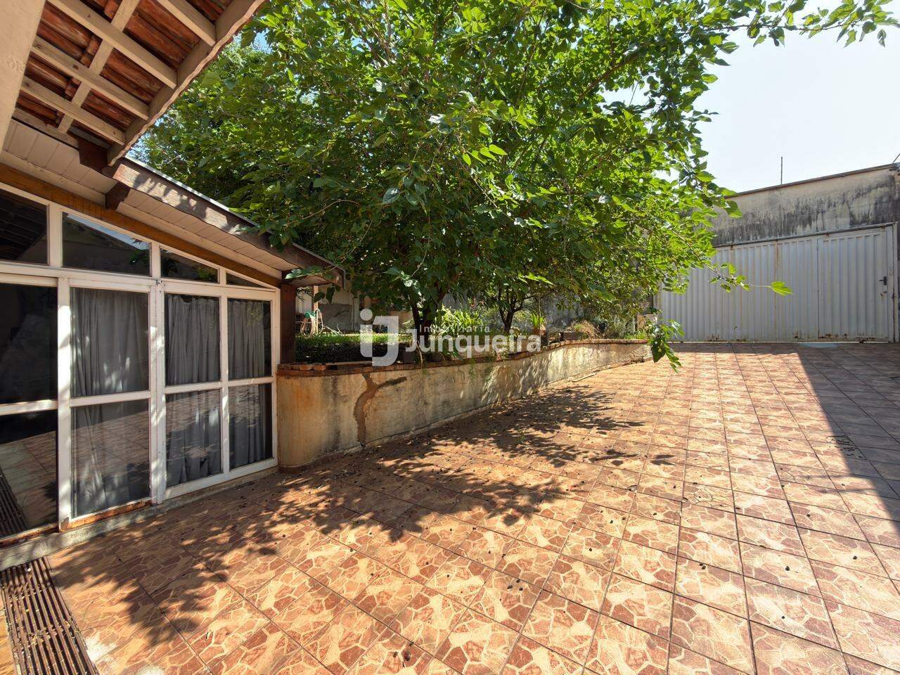 Casa à venda, 5 quartos, sendo 4 suítes, 4 vagas, no bairro Nova Piracicaba em Piracicaba - SP