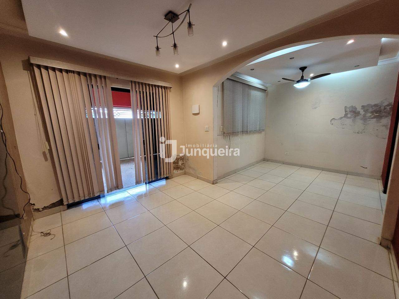 Casa para alugar, 2 quartos, sendo 1 suíte, 2 vagas, no bairro Jardim Astúrias II em Piracicaba - SP